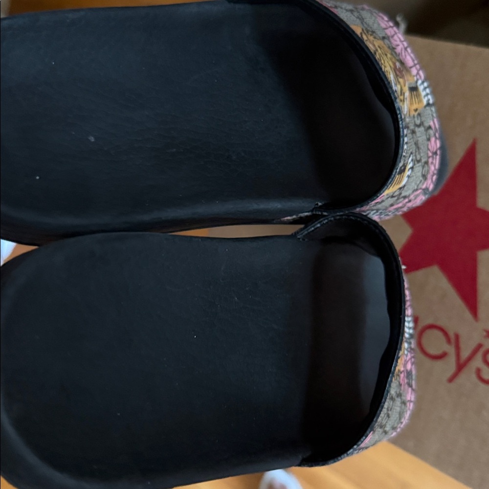 Gucci Bengal Tiger Sakura Slides - Picture 15 of 16